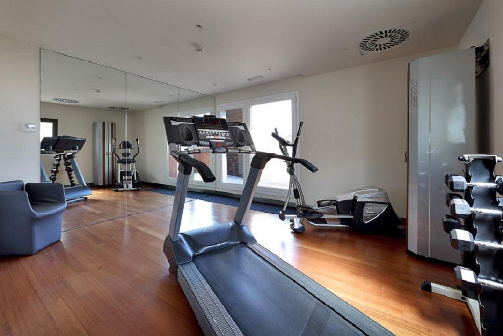 Hotel Bcn Design Барселона Екстериор снимка A treadmill