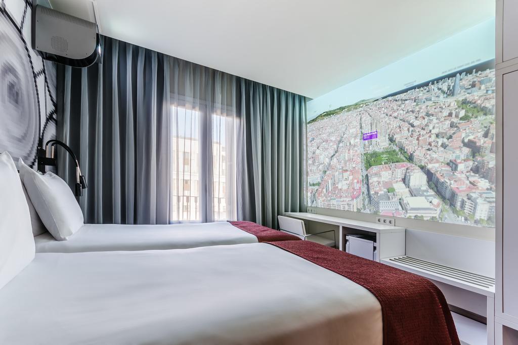 Hotel Bcn Design Барселона Екстериор снимка A room at the hotel
