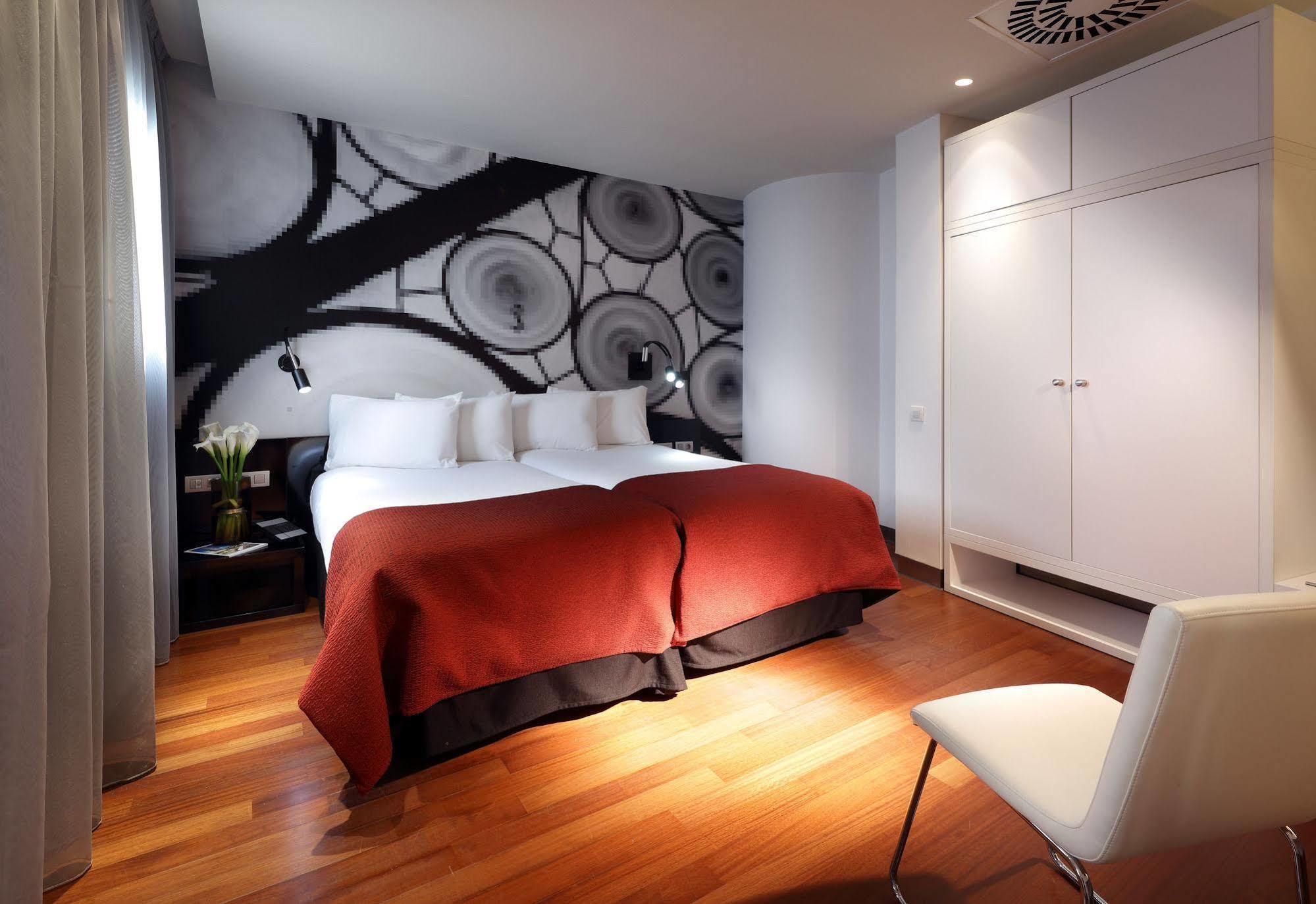 Hotel Bcn Design Барселона Екстериор снимка A room at the hotel